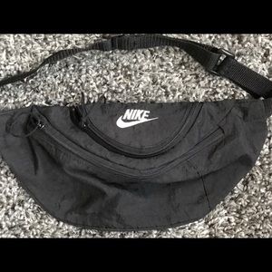 Nike vintage fanny pack